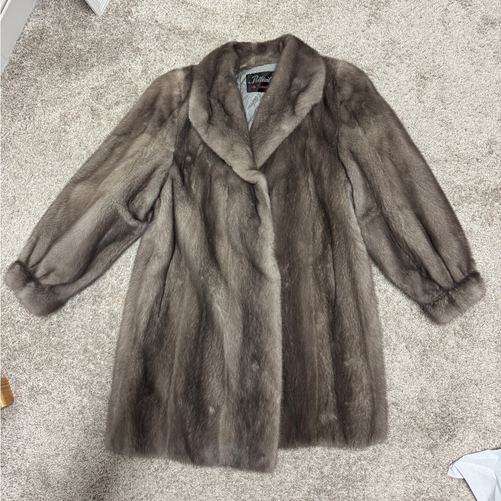 Pelliarts (Canada) fur coat